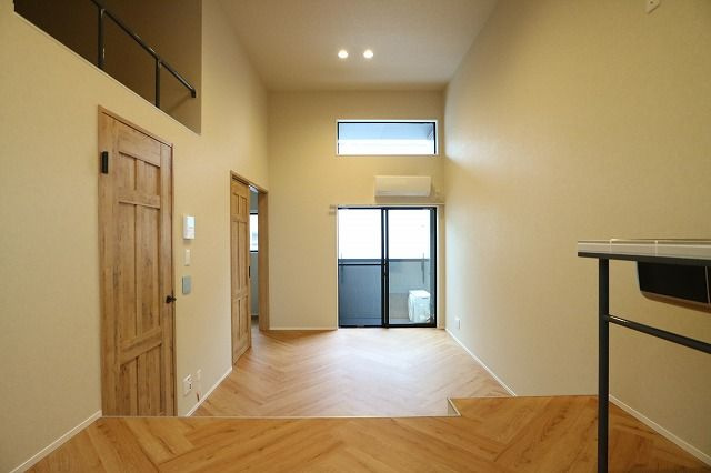 【バルコニー】 | APT03 | 別号室の写真になります。現況優先。