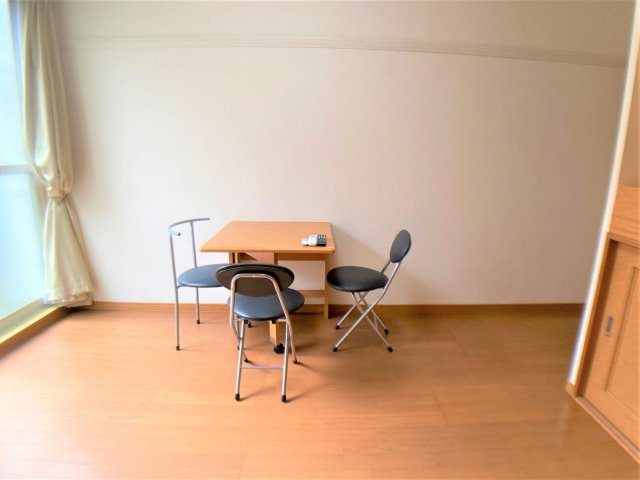 【居間・リビング】 | 設備・仕様は号室により異なる為、現況を優先致します。