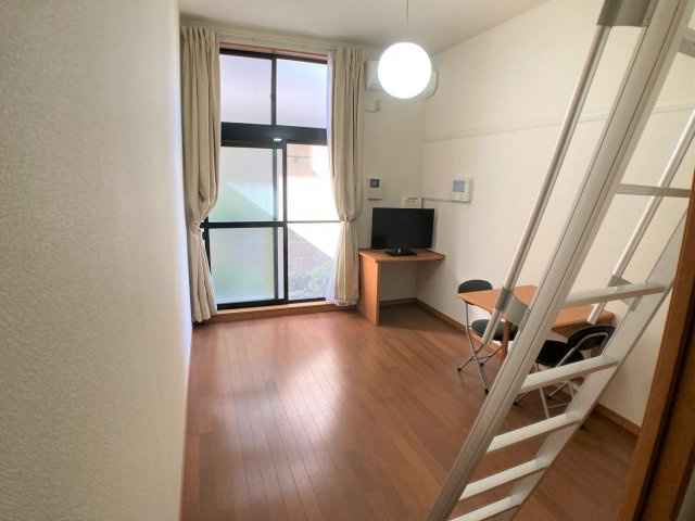 【居間・リビング】 | 設備・仕様は号室により異なる為、現況を優先致します。