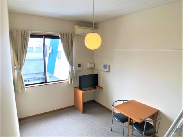 【居間・リビング】 | 設備・使用は号室により異なる為、現況を優先致します。