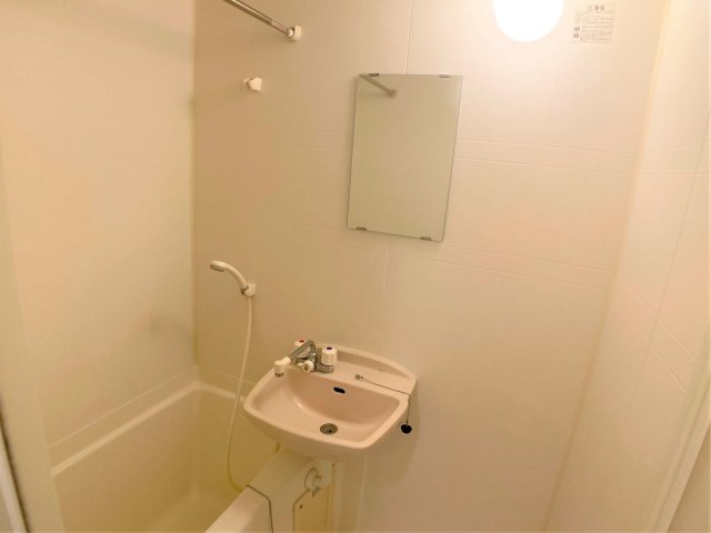 【浴室】 | 設備・仕様は号室により異なる為、現況を優先致します。