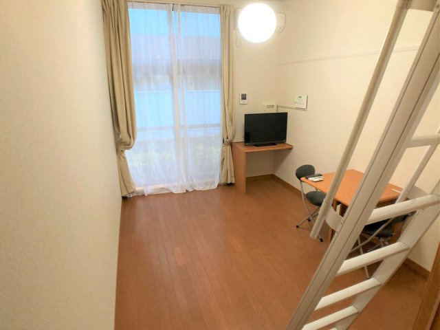【居間・リビング】 | 設備・仕様は号室により異なる為、現況を優先致します。