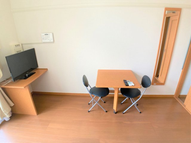 【居間・リビング】 | 設備・仕様は号室により異なる為、現況を優先致します。