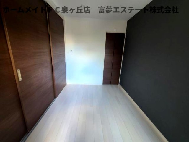 【洋室】 | F asecia 諏訪ノ森 | リビングと洋室の間仕切りを閉めたとき