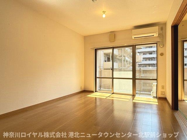 【居間・リビング】
