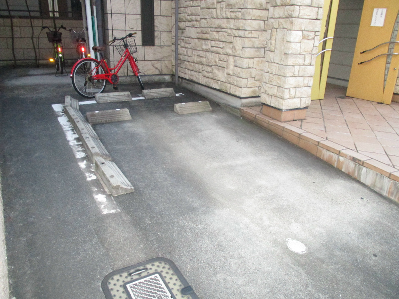 フェアリーマナの駐車場