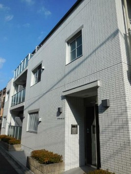 【外観】 | スプランデュール | 鉄筋コンクリート造のがっちりとした建物。