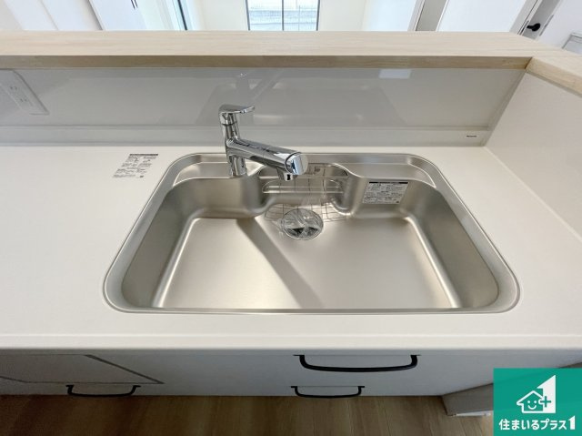 桜井市安倍木材団地　新築一戸建ての設備|洗い物も楽にできる、広々シンク！