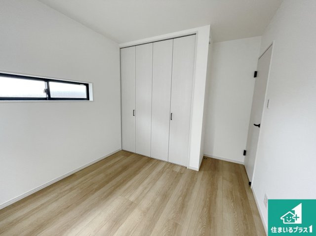 桜井市安倍木材団地　新築一戸建ての洋室|シンプルな洋室は、自分好みのインテリアが楽しめます♪ご家族とインテリアや家具を選びに行くのは新築購入時の醍醐味の一つです。ぜひお楽しみください♪