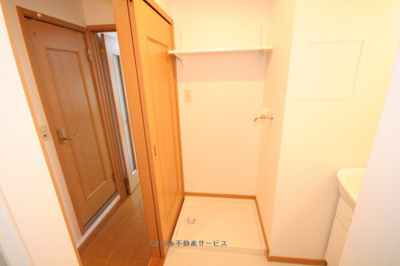 【洗面所】 | オアシスＡ | 明るい洗面所です
オアシスA棟　203号室　2008/7/26撮影