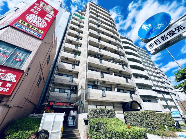 藤和シティコープ三ノ輪駅前の外観|1階にスーパー