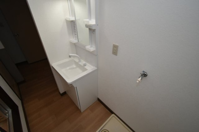 【洗面所】 | メイプルハウスＡ | 洗面台新品です！
