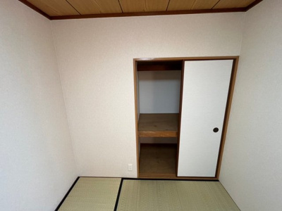 【和室】 | 田園コーポ | 季節ものや寝具などを収納できます。