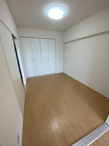 【寝室】 | 上三青山ハイツ