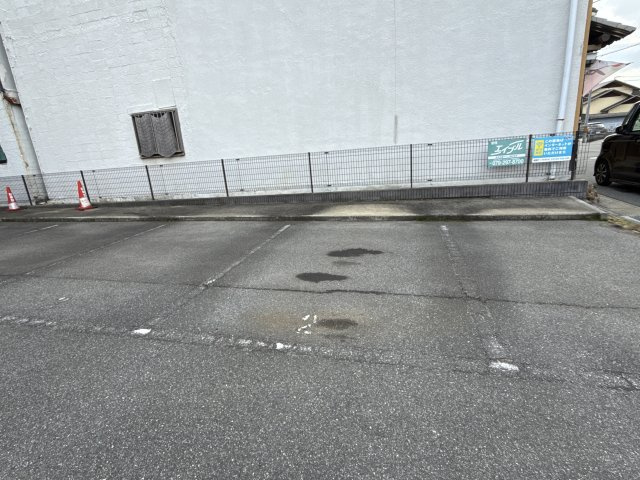 カーサ・キアーラの駐車場