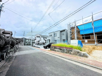 【前面道路含む現地写真】