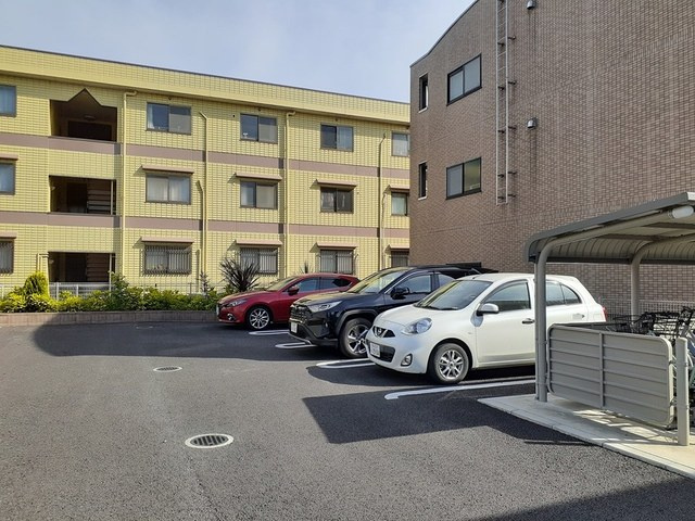 プリマヴェーラの駐車場