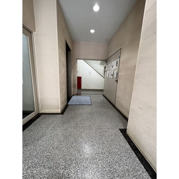 大阪市北区東天満２丁目の事務所のエントランス