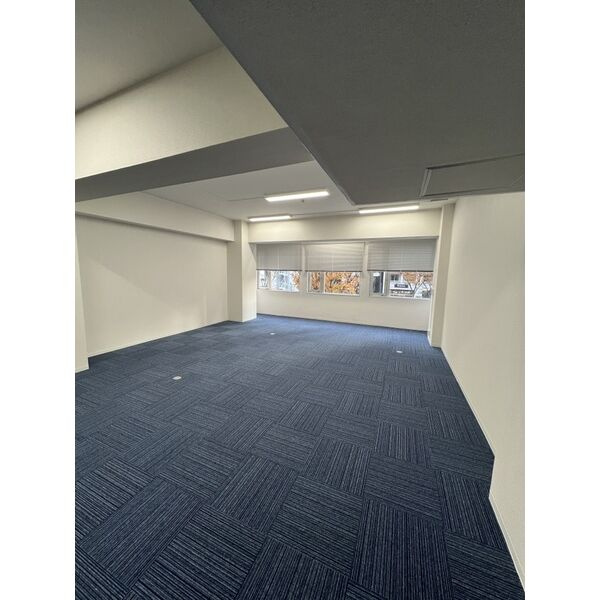 大阪市北区東天満２丁目の事務所の内装