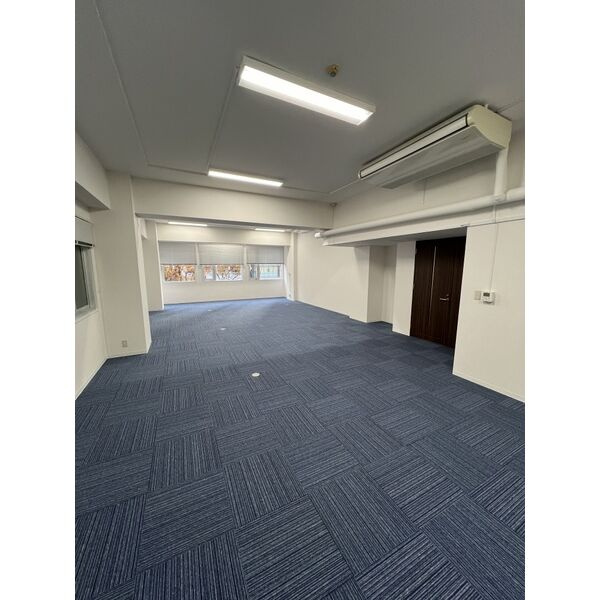 大阪市北区東天満２丁目の事務所の内装