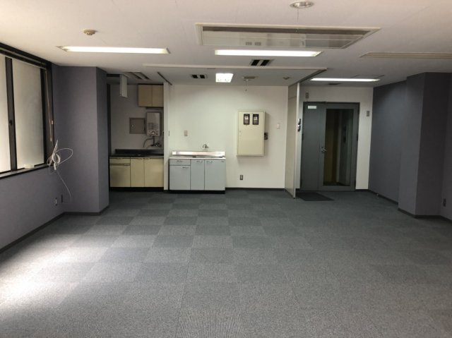 はまやビルの内装