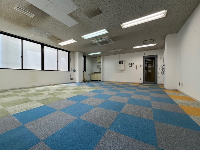 はまやビルの内装