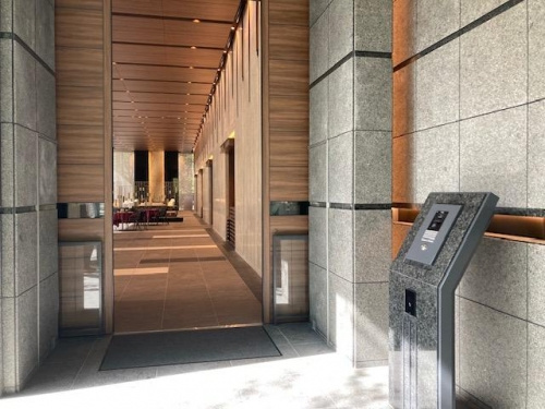 シエリアタワー大阪堀江のエントランス