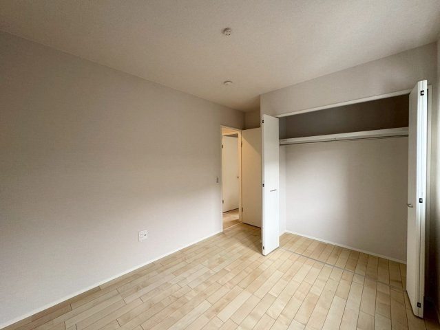 ONE HOUSE－ワンハウス－小倉南区朽網東2丁目【小倉南区　新築戸建て】の洋室|２階5.2帖洋室にはクローゼット完備♪【小倉南区　新築戸建て】