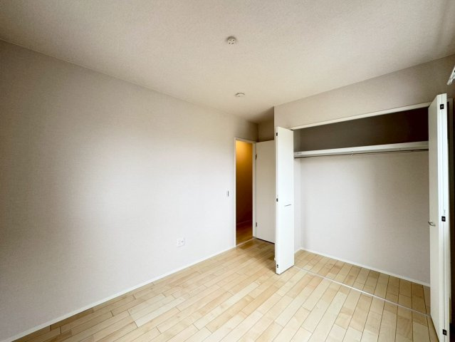 ONE HOUSE－ワンハウス－小倉南区朽網東2丁目【小倉南区　新築戸建て】の洋室|２階5.2帖洋室にはクローゼット完備♪【小倉南区　新築戸建て】