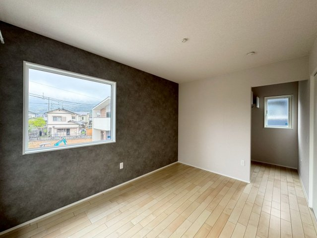 ONE HOUSE－ワンハウス－小倉南区朽網東2丁目【小倉南区　新築戸建て】の洋室|アクセントクロスがお洒落な２階洋室♪主寝室にいいですね♪　【小倉南区　新築戸建て】