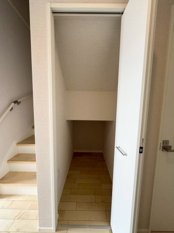 ONE HOUSE－ワンハウス－小倉南区朽網東2丁目【小倉南区　新築戸建て】の収納|階段下のスペースも有効活用♪　【小倉南区　新築戸建て】
