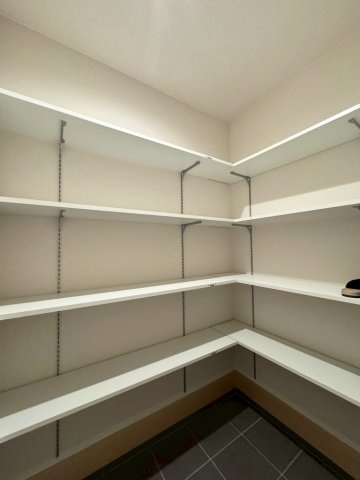 ONE HOUSE－ワンハウス－小倉南区朽網東2丁目【小倉南区　新築戸建て】の収納|大容量のシューズインクローゼット完備で玄関もスッキリ♪　【小倉南区　新築戸建て】