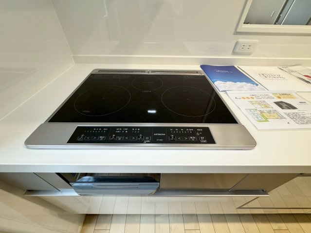 ONE HOUSE－ワンハウス－小倉南区朽網東2丁目【小倉南区　新築戸建て】のキッチン|IHクッキングヒーターでお掃除楽々♪【小倉南区　新築戸建て】