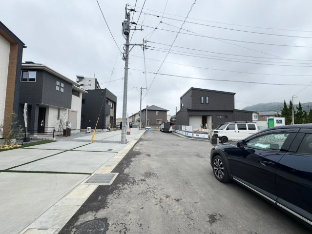 ONE HOUSE－ワンハウス－小倉南区朽網東2丁目【小倉南区　新築戸建て】の前面道路含む現地写真|小学校徒歩9分なので通学も安心【小倉南区　新築戸建て】