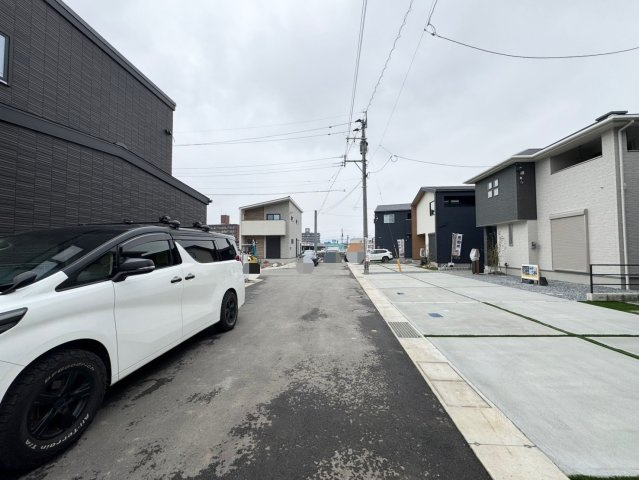 ONE HOUSE－ワンハウス－小倉南区朽網東2丁目【小倉南区　新築戸建て】の前面道路含む現地写真|新しい家が建ち並んでおり綺麗な街並みです♪【小倉南区　新築戸建て】