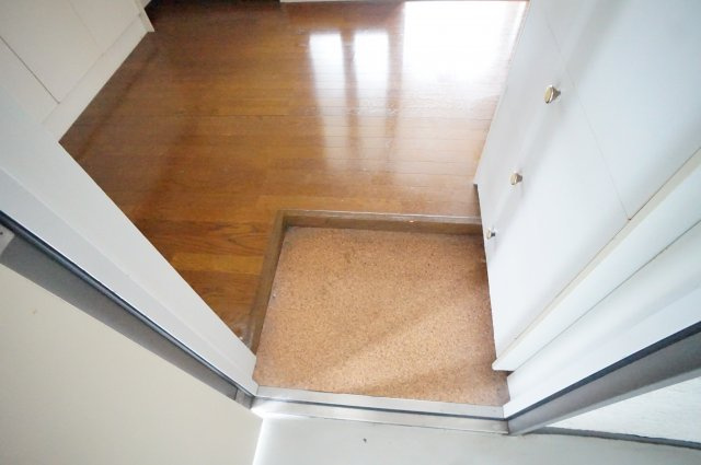 千葉市花見川区幕張本郷６丁目の賃貸マンションの玄関