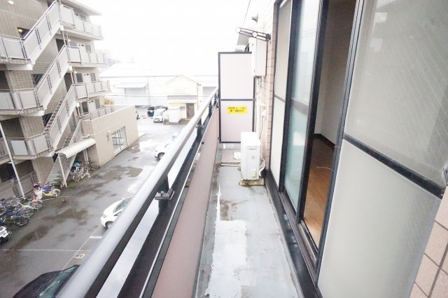 千葉市花見川区幕張本郷６丁目の賃貸マンションのバルコニー