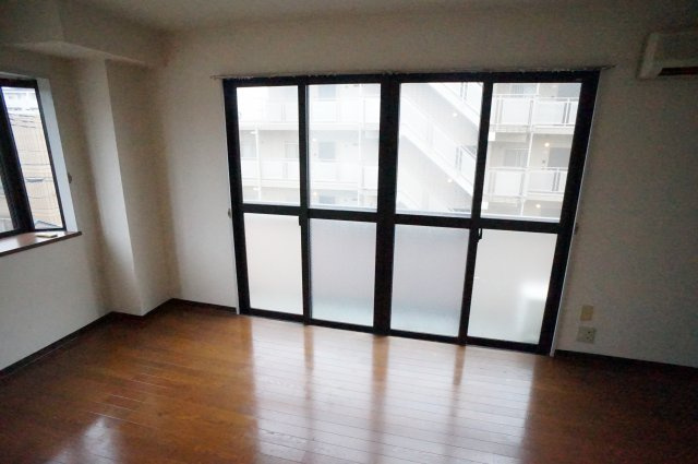 千葉市花見川区幕張本郷６丁目の賃貸マンションの洋室