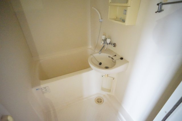 千葉市花見川区幕張本郷６丁目の賃貸マンションの浴室