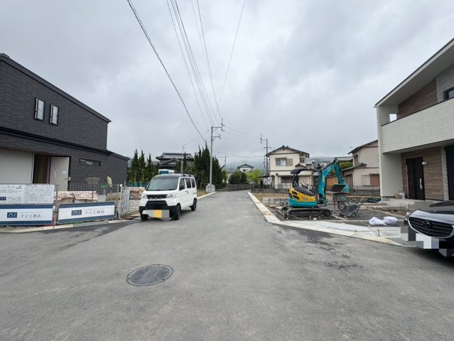 ONE HOUSE－ワンハウス－小倉南区朽網東2丁目【小倉南区　新築戸建て】の前面道路含む現地写真|小学校徒歩9分なので通学も安心【小倉南区　新築戸建て】
