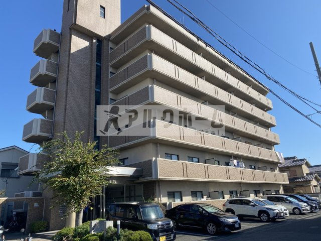 ロイヤルメゾン藤ヶ丘の外観