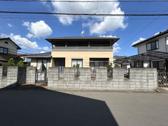 上柏田４丁目　ミサワホーム施工住宅の前面道路含む現地写真|前面道路から見た全体の外観