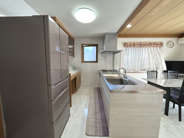 上柏田４丁目　ミサワホーム施工住宅のキッチン|会話しながら楽しくお料理のできる人気の対面式キッチン