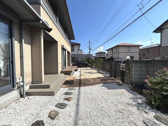 上柏田４丁目　ミサワホーム施工住宅の庭|落ち着いた雰囲気のお庭です