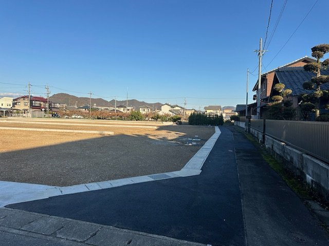 8区画分譲地　小野2丁目　6号地の前面道路含む現地写真|南側道路