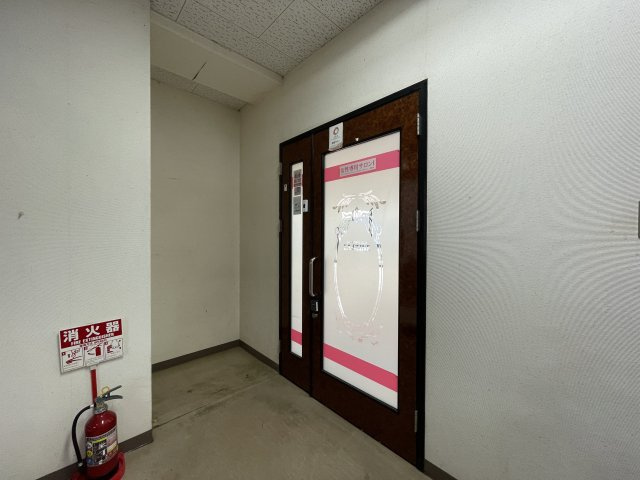 エミネンス加茂川の玄関