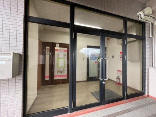エミネンス加茂川の玄関