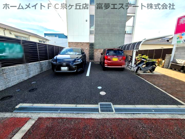 プランドール助松の駐車場