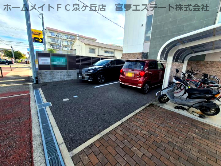 プランドール助松の駐車場