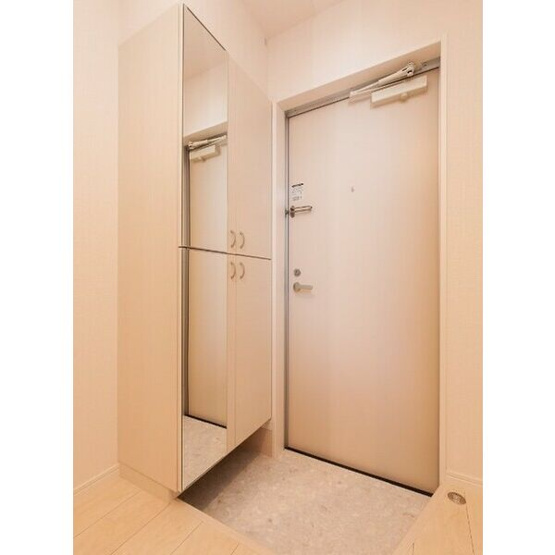 【玄関】 | Ali di Luce | 別号室の写真になります。現況優先。